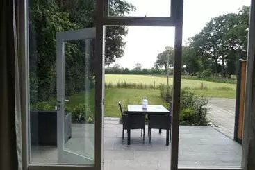 ベッドアンドブレックファースト Het Broekeroord