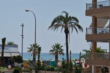 관광객 아파트 Miyas 1, Primera Línea De Playa