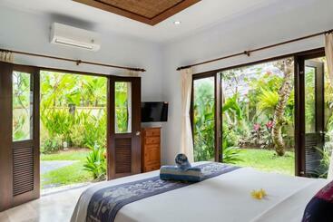 تختخواب و صبحانه Villa Tunjung Batubelig Canggu