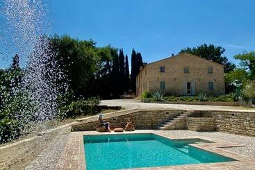 Turista apartmanok Al Teatro Di Tavignano