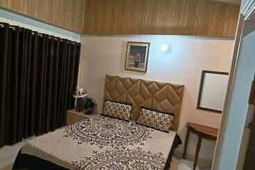 דירות לתיירים Anti Meridiem