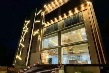 Hylife Hotels And Conventions