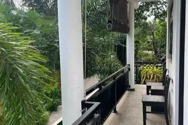 ペンション Neenfea Residence