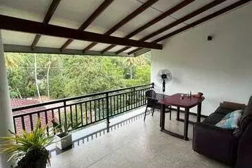 Pensjonat Neenfea Residence