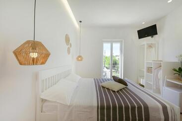 پانسیون Sea More