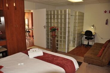 ペンション Crane's Nest Guest House & Spa @ 313