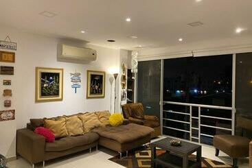 דירות לתיירים Franches Apt, Amplio Apartamento Familiar Amoblado, San Lorenzo Salinas