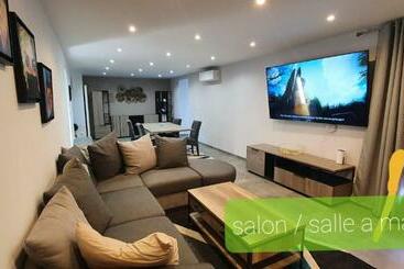 דירות לתיירים Agréable Villa Pour 8 Personnes