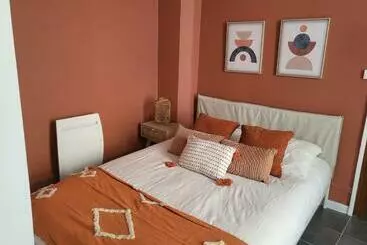 Ferienwohnungen Appart  Terracotta   Champs élysées 20 Mn   Netflix