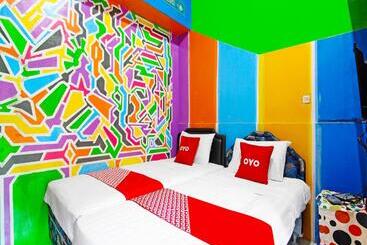 فندق Oyo 91601 Pelemkecut Double Degree Syariah