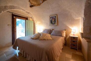 تختخواب و صبحانه Trulli Jaja