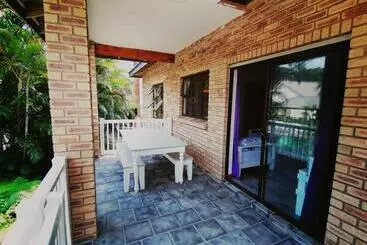 Majatalo Peace Cottages Uvongo