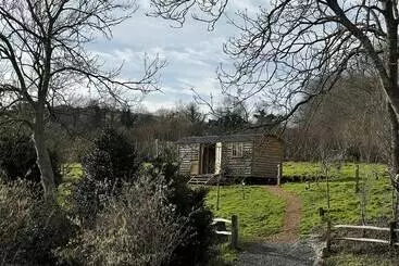 Turistihuoneistot Robins Retreat   Orchard With Hot Tub   See Extras