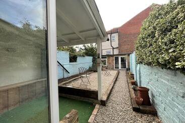 آپارتمانهای توریستها Stunning Beach House At Southsea, Portsmouth