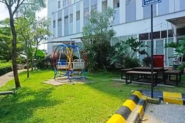 Hotel Oyo 91593 San San Rooms Apartment Gunung Putri Square