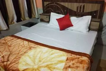 ホテル O Peeush Rao Rooms & Meeting Hall