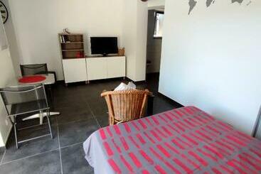 游客公寓 Studio R Homps