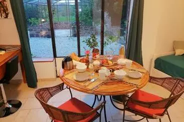 ベッドアンドブレックファースト Le Palmier D Alice