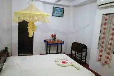 Pensione Diluna Guest House Hikkaduwa