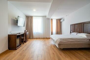 پانسیون Voyager