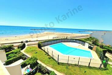 Turistlejligheder Appartement 1ere Ligne Piscine Terrasse Au Bord De La Plage Front De Mer Avec 6 Vélos