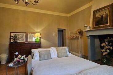 Turista apartmanok Cottage With Relaxing Openspace  Free Park Baby Bed