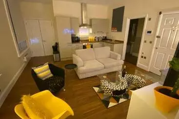 Appartements touristiques Deluxe High Street Apartment