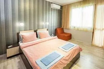 ツーリストアパートメント Half Apartment Using One Bedroom Instead Of Two   Better Value