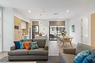 ツーリストアパートメント Academy Apartments