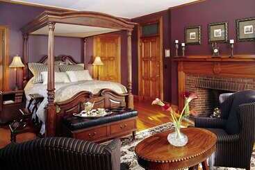 Castle Hill Resort And Spa