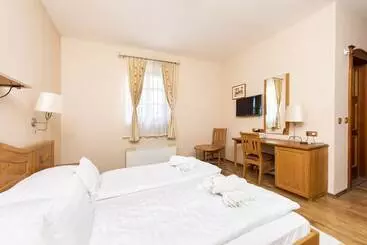 Gastland M1 Hotel & Conference Center