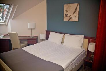 בית מלון כפרי Old Lake Golf