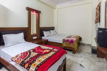 Hotel Sahara International Deluxe