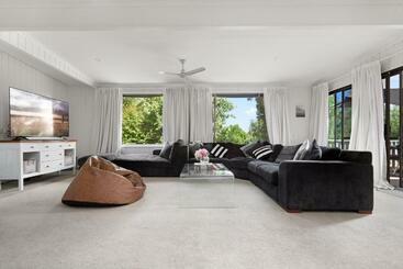 Apartamentos turísticos Uralla Lovely House With Pool