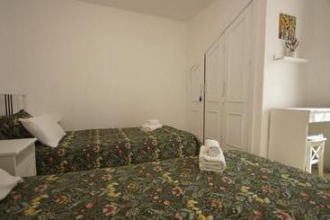 آپارتمان‌های توریست‌ها Apartamento Familiar Con Piscina Con Wi Fi En Los Cristianos