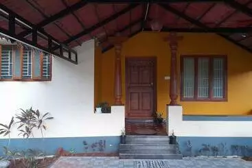 Apartaments turístics A Chettinad Villa In Coimbatore On The Way To Adiyogi And Nearer To Maruthamalai