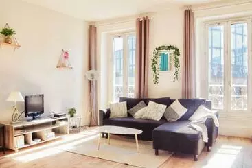 ツーリストアパートメント Appartement Centre Ville De Valence Face à La Gare