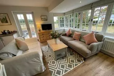 Apartaments turístics Garden Flat Near Goodwood With Stunning Views