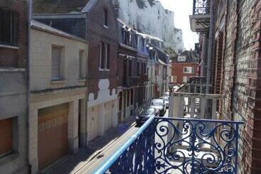 Apartaments turístics La Houlotte, Maison De Pêcheur à 200m De La Plage!