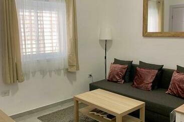 شقق خاصة سياحية New 2 Rooms Flat Fully Equipped 5 Min To Bat Yam Beach Near Tel Aviv