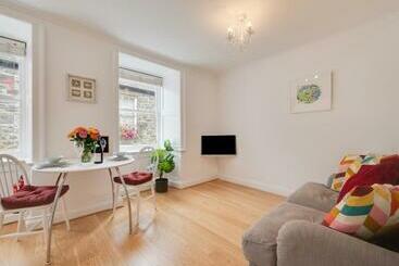 ツーリストアパートメント Cheriton House