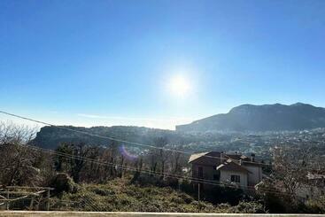 Жильё для туристов Apartment With Panoramic Terrace On Amalfi Coast