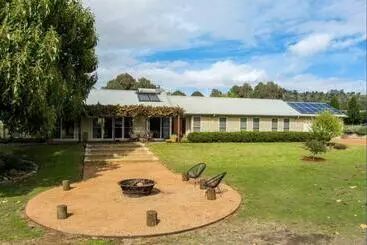 ツーリストアパートメント Fairleys Mudgee   Minutes To Wineries & Great For Families