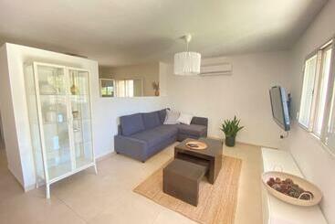 Жильё для туристов מול האגם