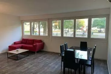 ツーリストアパートメント Bel Appartement Spacieux, Lumineux Avec Parking