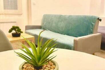 דירות לתיירים Studio Confortable Au Centre De Manosque