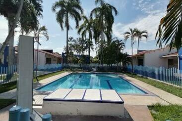 Жильё для туристов Precioso Alojamiento Con 6 Piscinas En Conjunto Cerrado