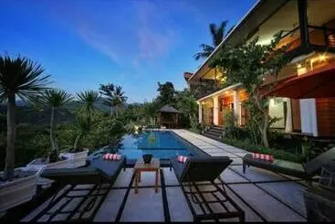 ツーリストアパートメント Villa Saraswati