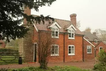 ツーリストアパートメント West View Cottage