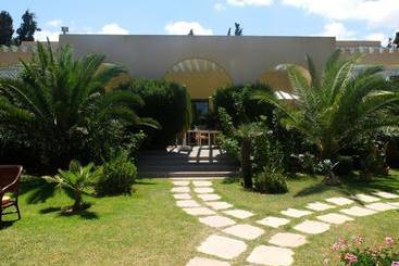 ホテル Les Cyprès